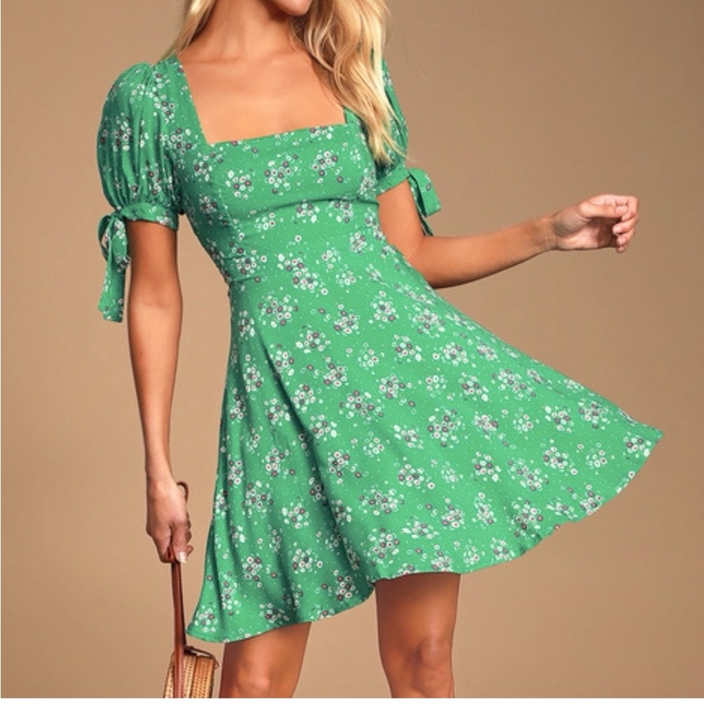 Lulu's Green Floral Square-Neck Midi Dress with Puff Tie Sleeves